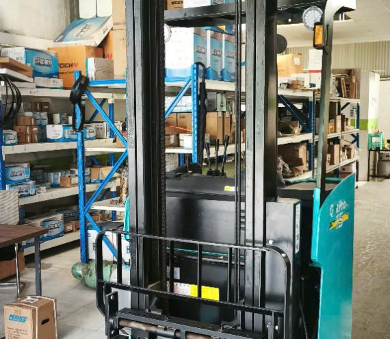 XE NÂNG ĐIỆN SUMITOMO ĐỨNG LÁI 1,5 TẤN, NHẬP KHẨU NHẬT BẢN, ĐÃ QUA SỬ DỤNG
