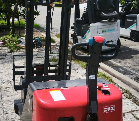 XE NÂNG ĐIỆN NHẬP KHẨU NHẬT, SỨC NÂNG 1,5 TẤN, HỆ XE ĐI BỘ THEO XE 
