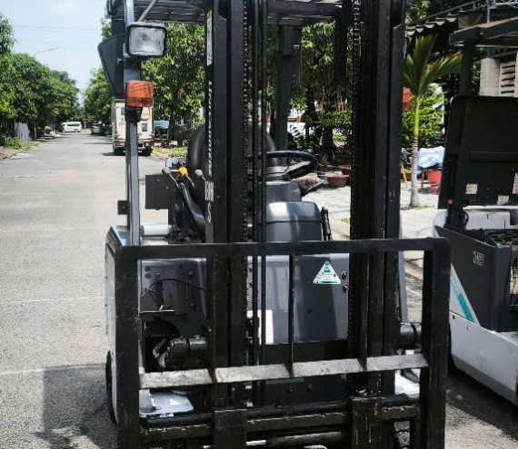 xe nâng điện đã qua sử dụng 1,5 tấn. nhập khẩu nhật bản