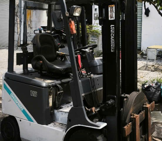 xe nâng điện 1,5 tấn. 