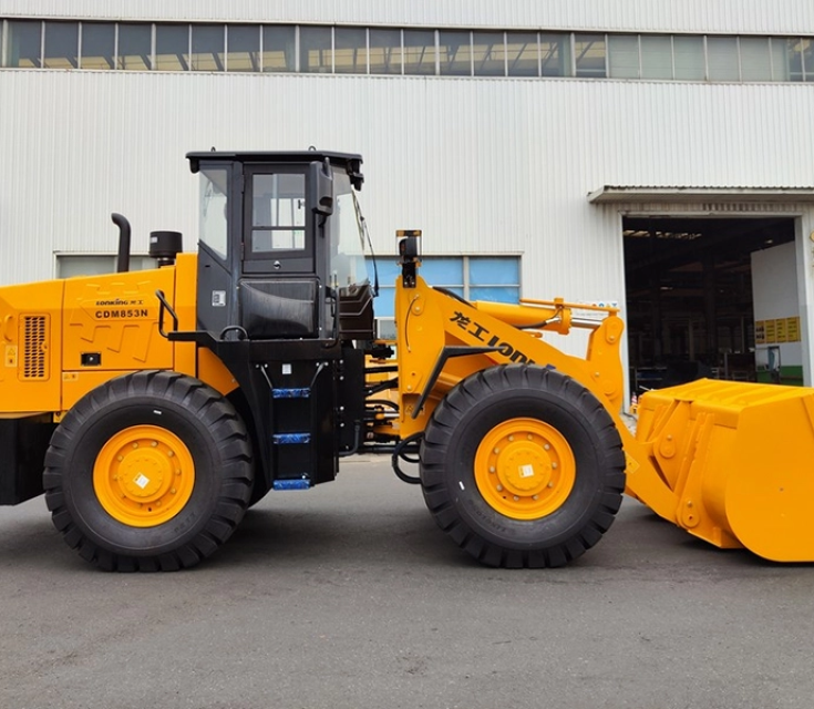 Xe Xúc Lật Bánh Lốp Là Gì? Ứng Dụng Trong Ngành Xây Dựng Và Khai Thác